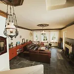 The House Vila