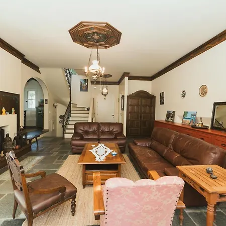 Villa The House Néa Péramos